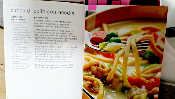 cucina-thailandese-facile-zuppa-di-pollo-e-verdure