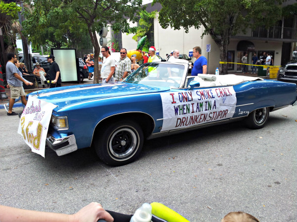 Coconut grove king mango strut
