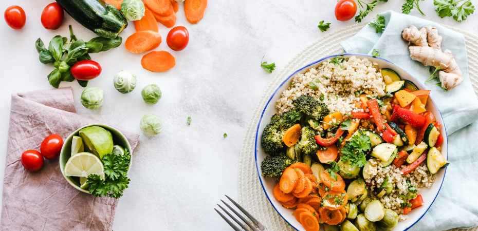 flat lay photography of vegetable salad on plate